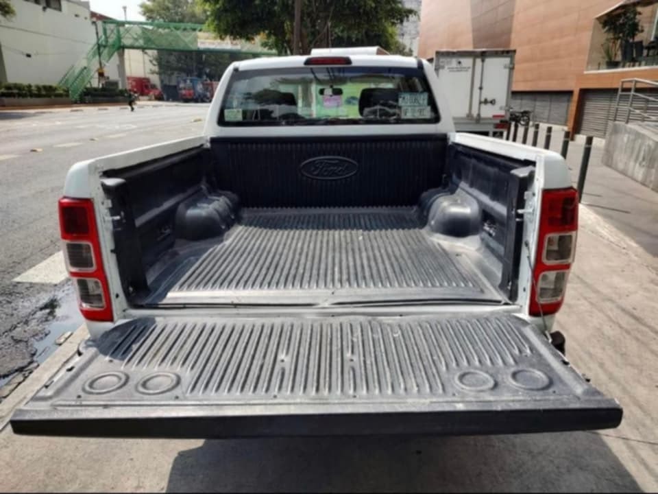 Ford Ranger XLE — foto 7