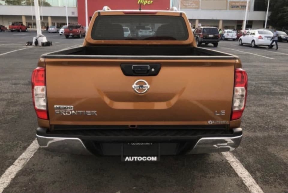 Nissan Frontier LE — foto 4