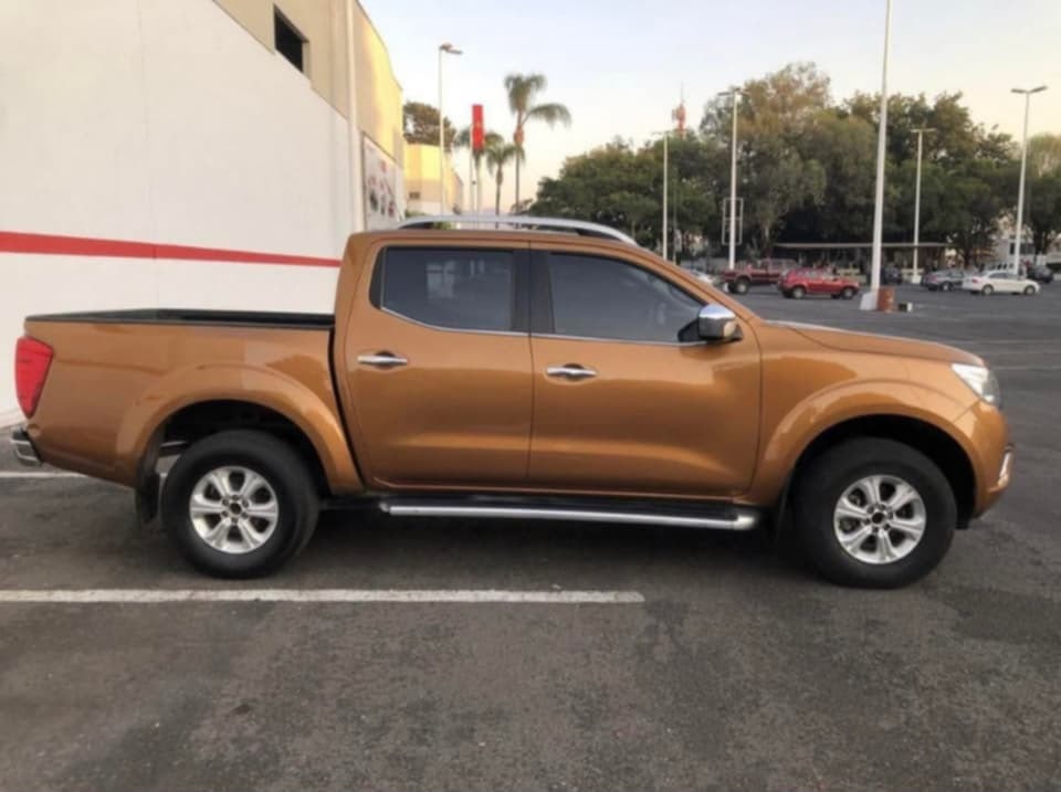 Nissan Frontier LE — foto 6