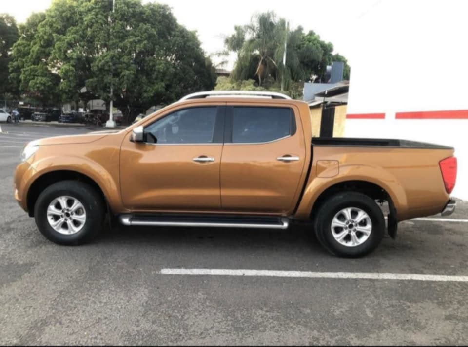 Nissan Frontier LE — foto 7