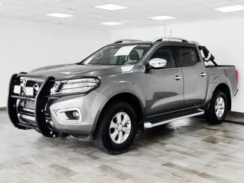 Nissan Frontier Piel/Parachoques foto 2