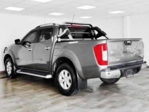 Nissan Frontier Piel/Parachoques foto 3