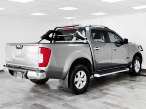 Nissan Frontier Piel/Parachoques foto 4