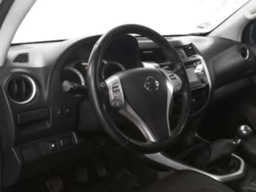 Nissan Frontier Piel/Parachoques foto 5