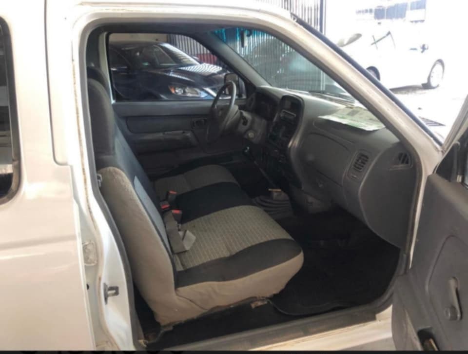 Nissan NP300 Doble Cabina — foto 4