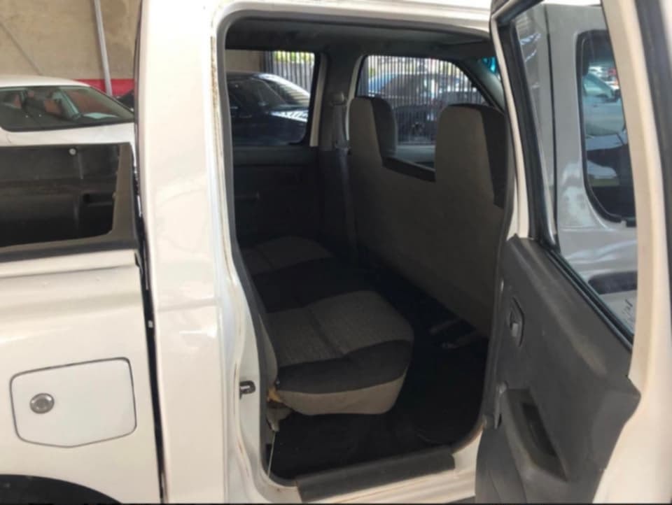 Nissan NP300 Doble Cabina — foto 6