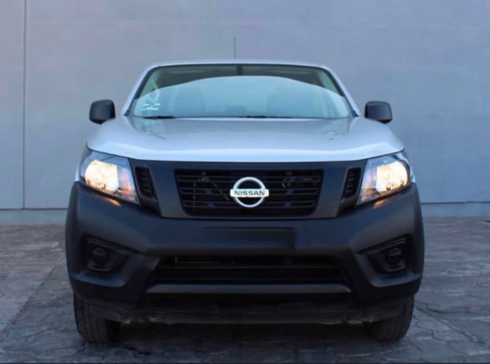 Nissan NP300 Doble Cabina foto 5