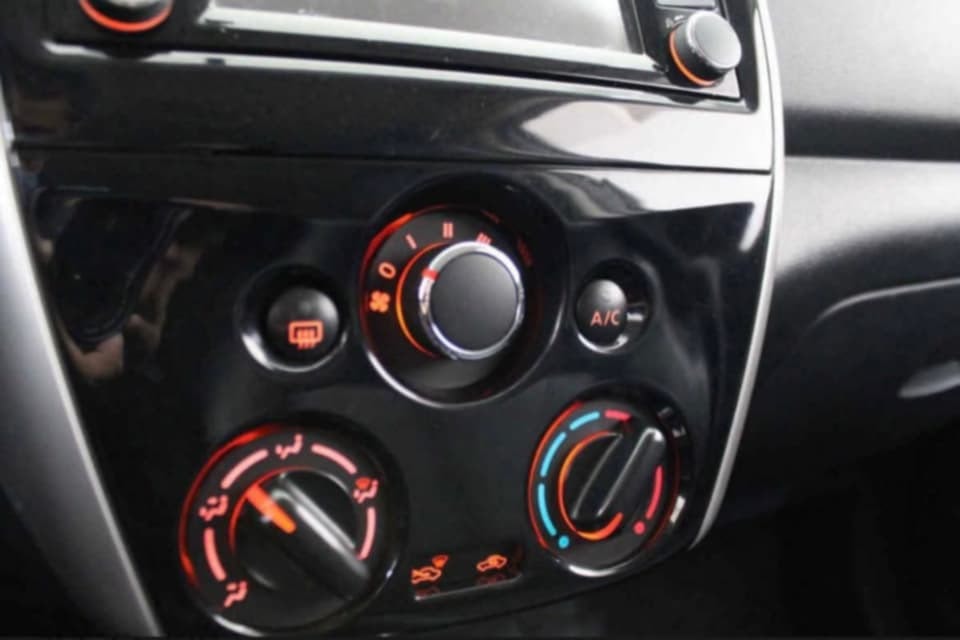 Nissan Versa Piel Aut — foto 7