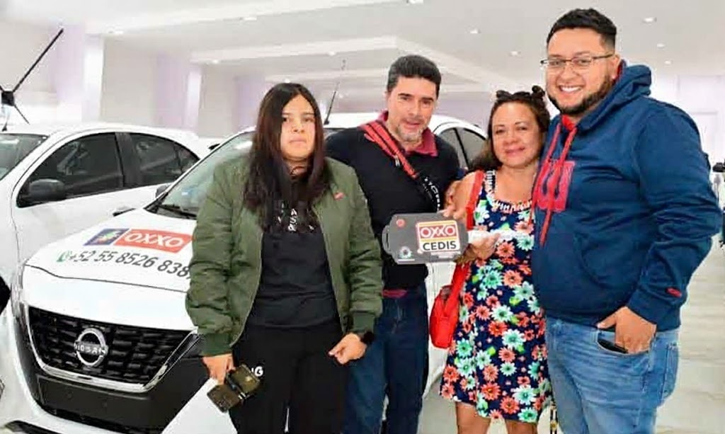 Entrega de vehículo Cedis OXXO